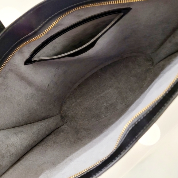 LOUIS VUITTON Blk EPI Leather ST JACQUES EXCELLENT Condition - Picture 10 of 13
